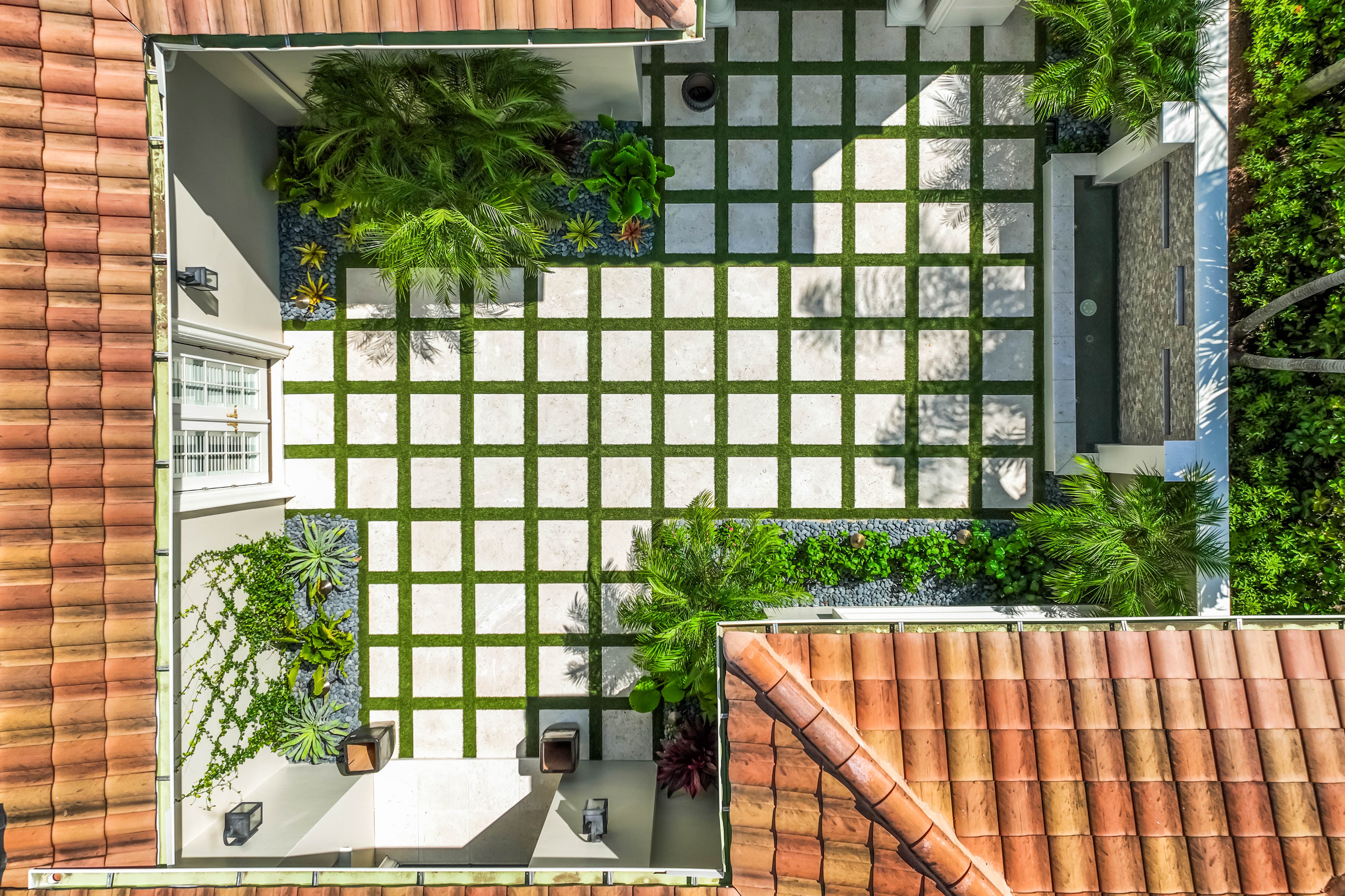 Naples outdoor living environment — hardscape and entertainment build